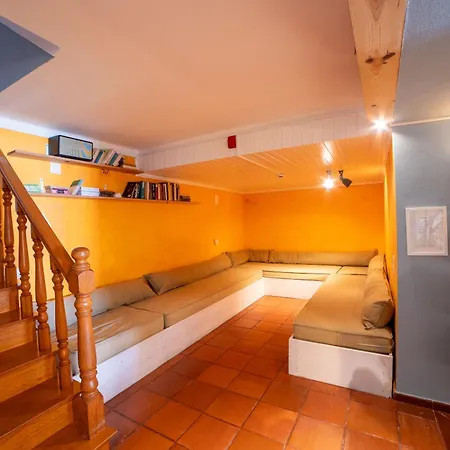 Hostel Saltline Surf House Ericeira