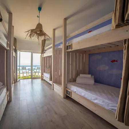 Saltline Surf House Hostel *