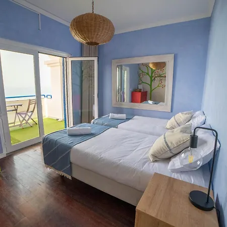 Saltline Surf House Hostel
