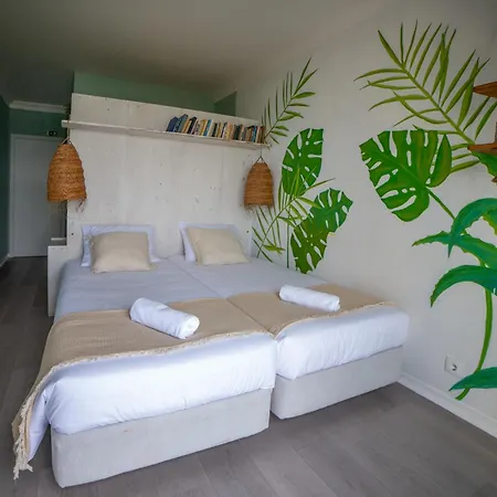 Saltline Surf House Hostel Ericeira