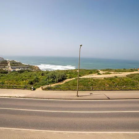 Saltline Surf House Hostel *