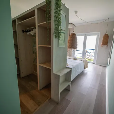 Saltline Surf House Ericeira