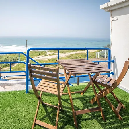 Saltline Surf House Hostel *