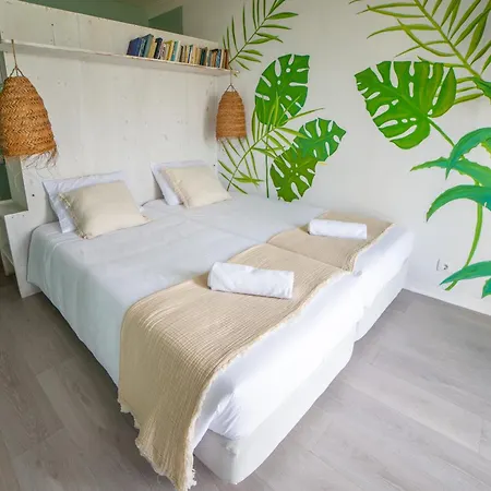 Saltline Surf House Hostel Ericeira