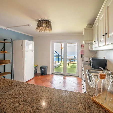 Saltline Surf House Hostel Ericeira